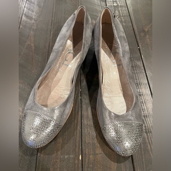 AGL‎ Heels - Picture 1 of 6
